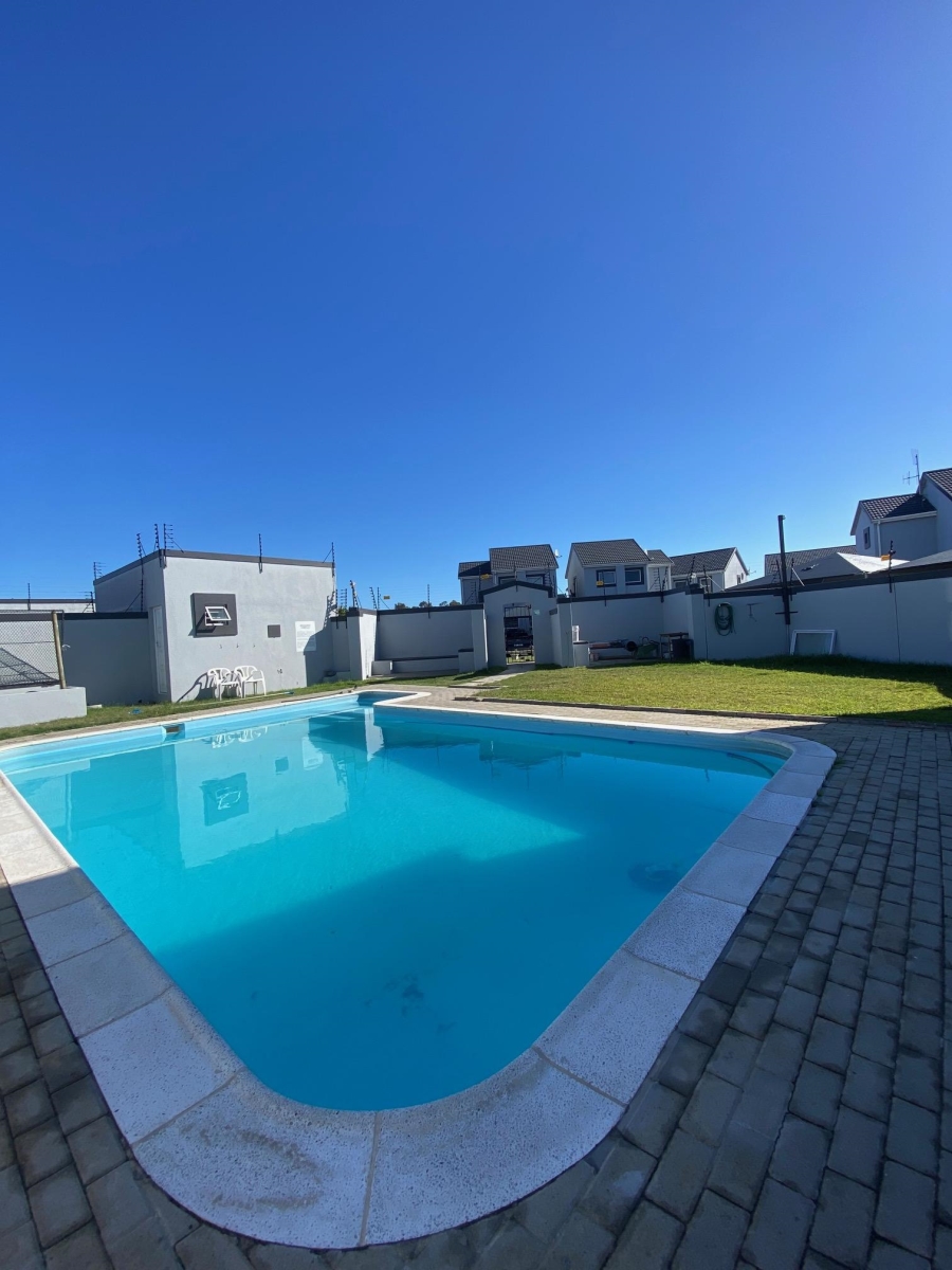 To Let 1 Bedroom Property for Rent in Strand South Western Cape
